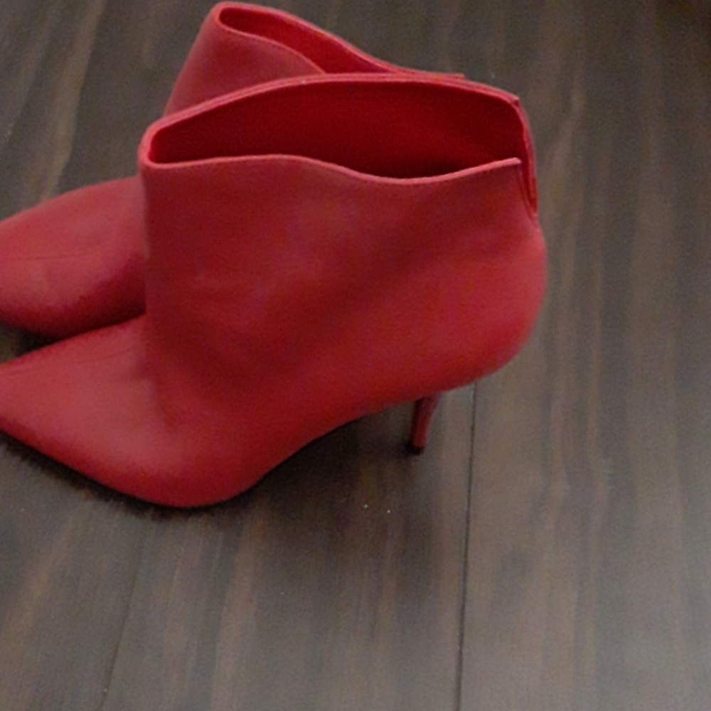 Shoes - Picture 2 of 3